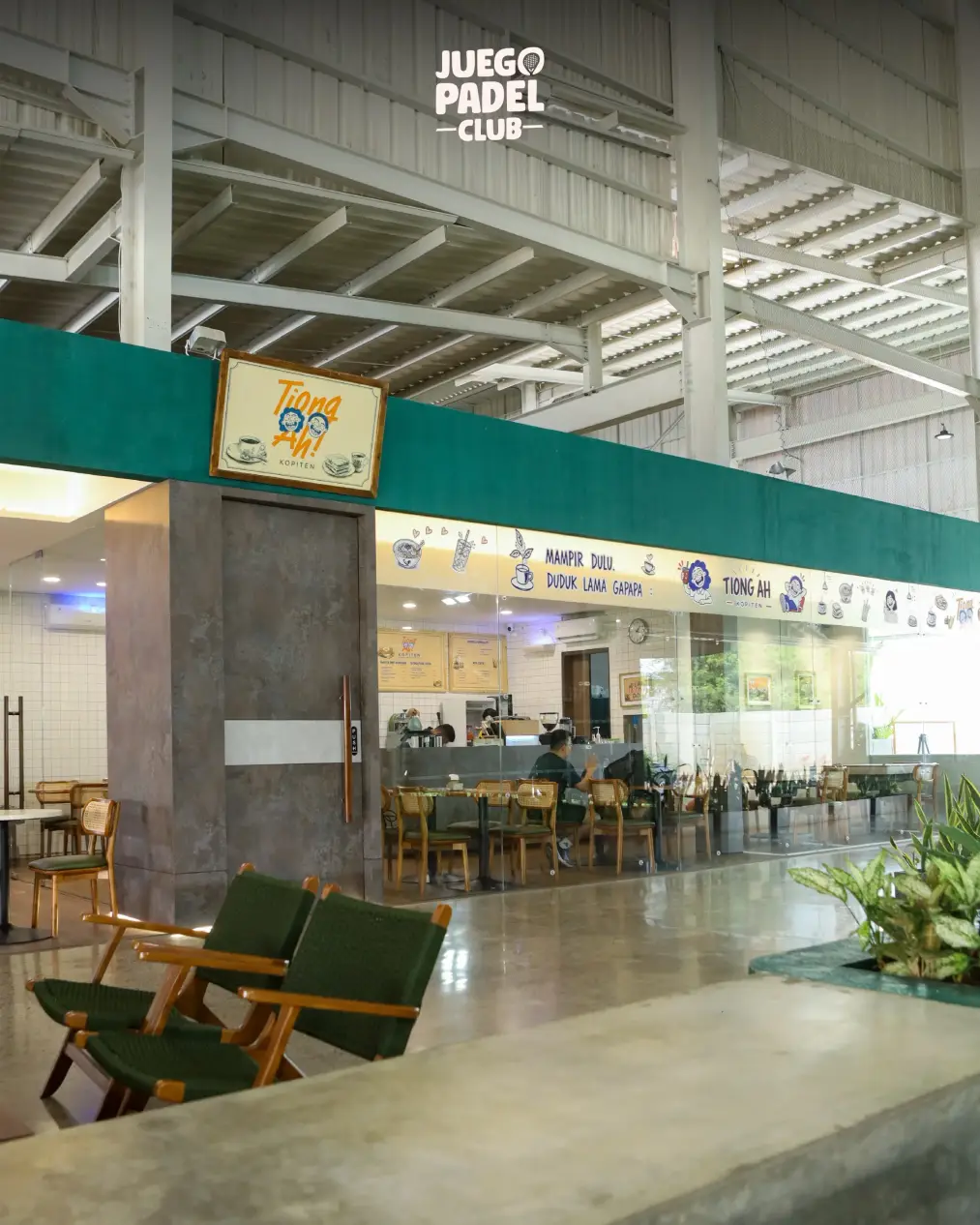 Café beside the courts