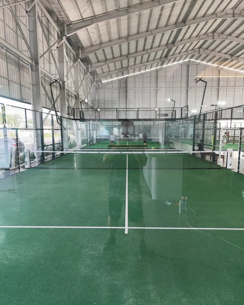 A super-panoramic court